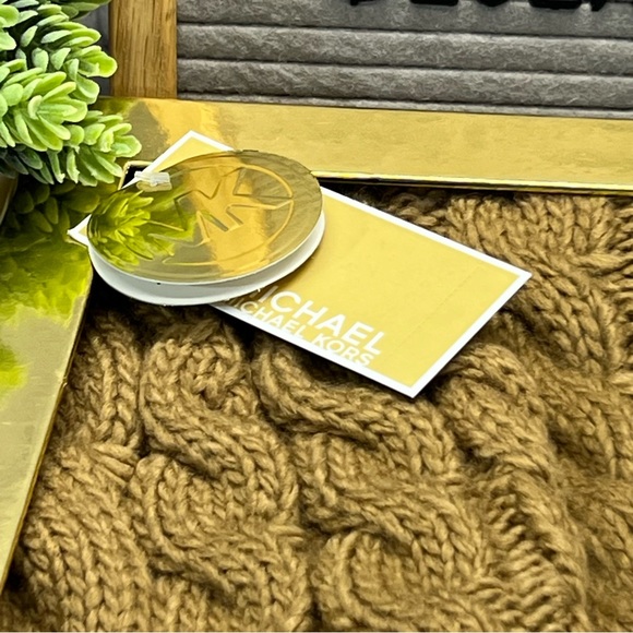 MICHAEL KORS Camel Hat and Scarf Boxed Set-NWT - Picture 4 of 6